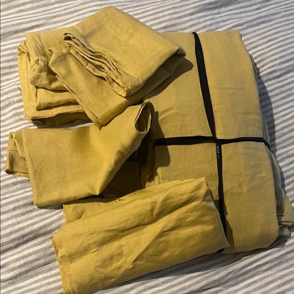 West Elm Yellow Linen set. New